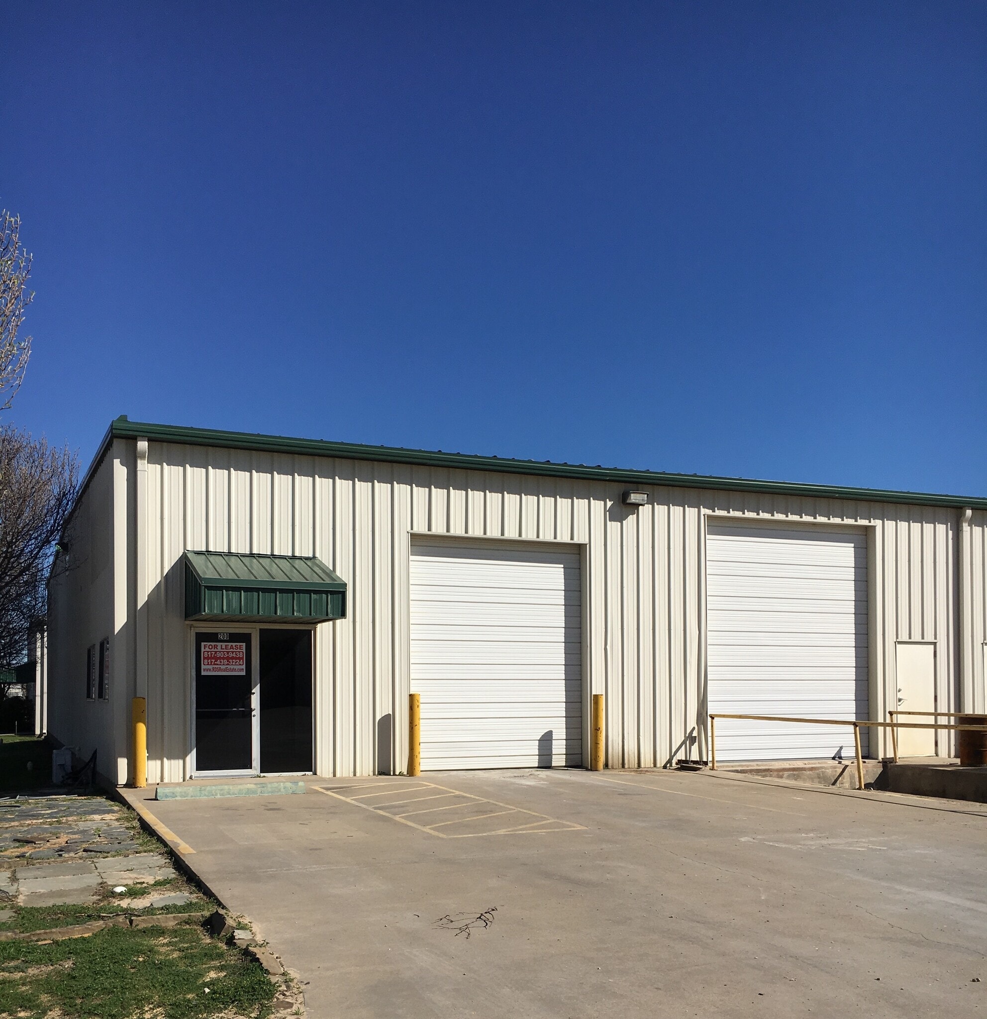880 Blue Mound Rd W, Haslet, TX à louer Photo de l’immeuble– Image 1 sur 5