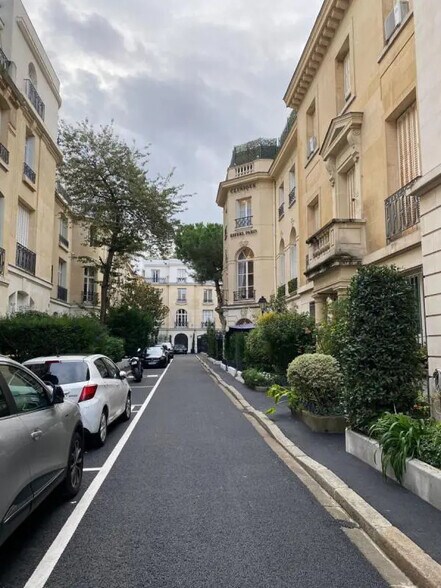 12 Square Pétrarque, Paris à louer - Photo de l’immeuble – Image 1 sur 20
