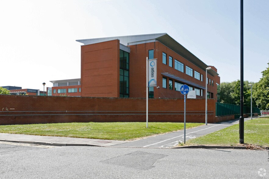 Simonsway, Manchester à louer - Photo de l’immeuble – Image 3 sur 4