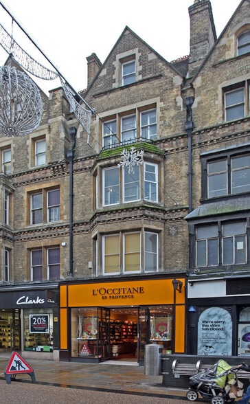 Cornmarket St and Frewin Court portefeuille de 3 biens à vendre sur LoopNet.fr - Photo principale – Image 1 sur 3