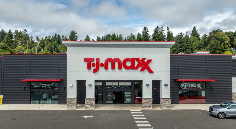 1233 Teakwood Ave, Coos Bay, OR à vendre - Photo de l’immeuble – Image 1 sur 16