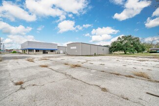 Plus de détails pour 201 N May St, Madisonville, TX - Local commercial à vendre