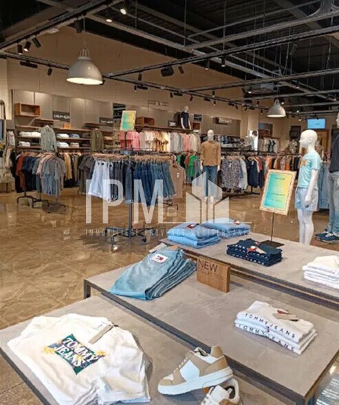 Local commercial dans Istres à louer - Photo intérieure – Image 1 sur 4