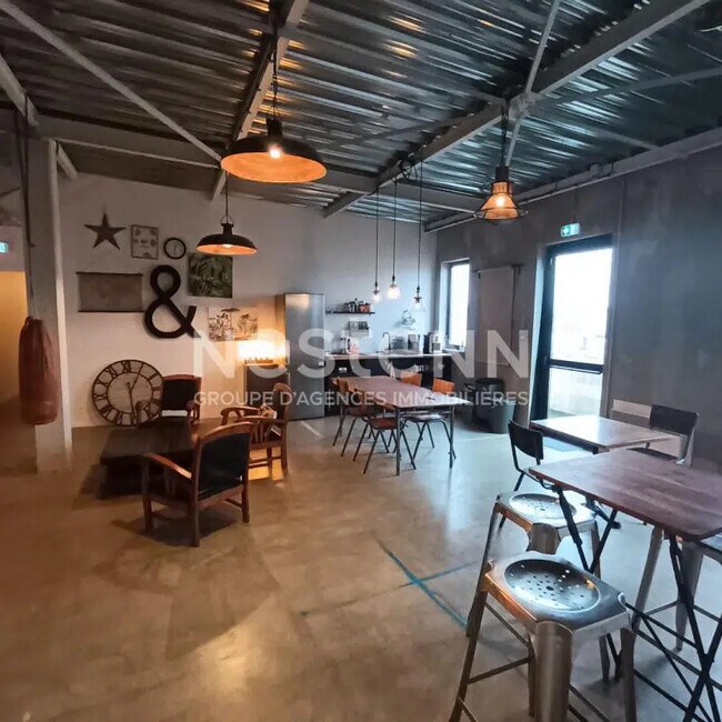 Plus de détails pour Bureau à vendre