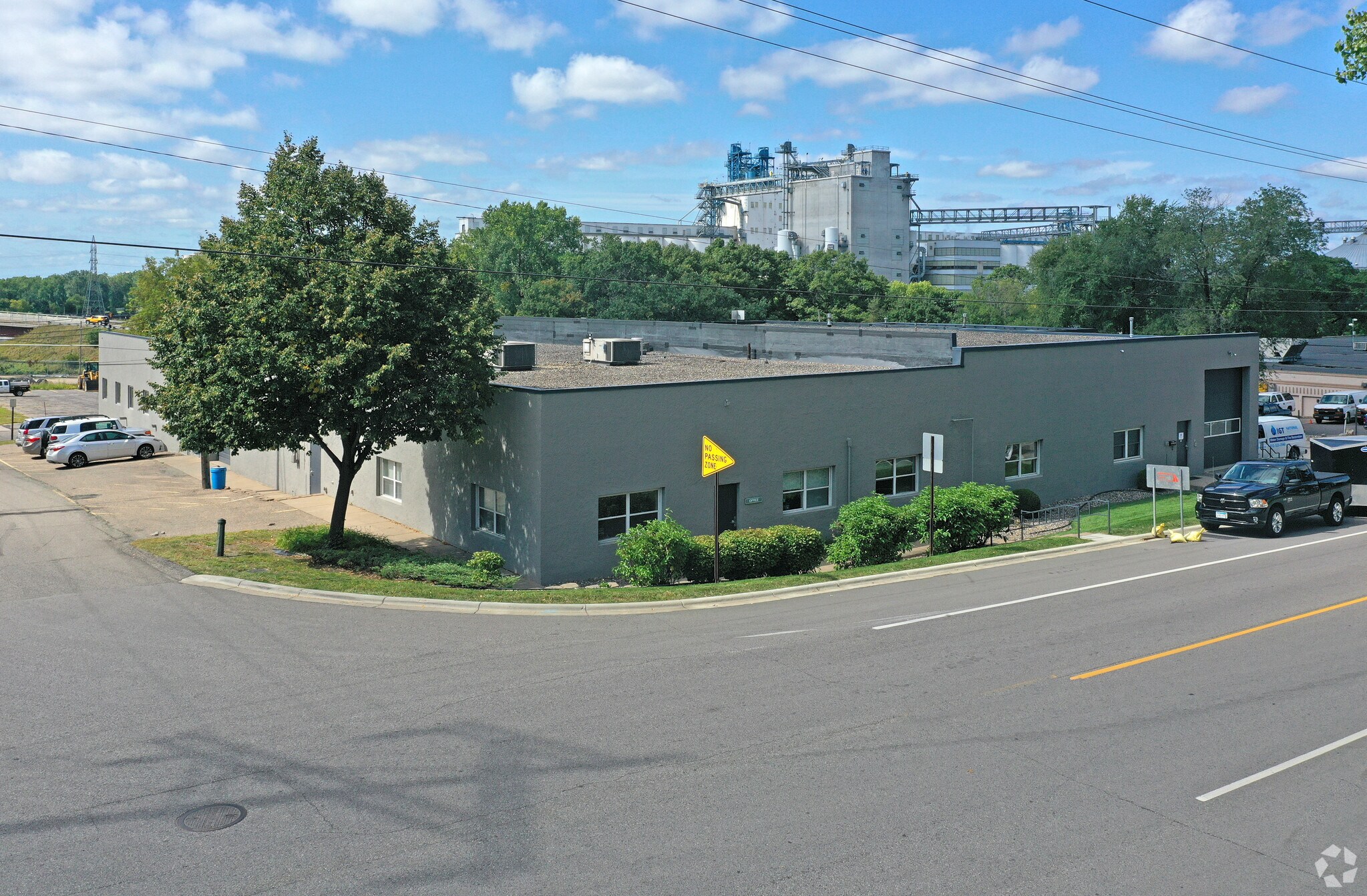 4300 Main St NE, Fridley, MN à louer Photo principale– Image 1 sur 7