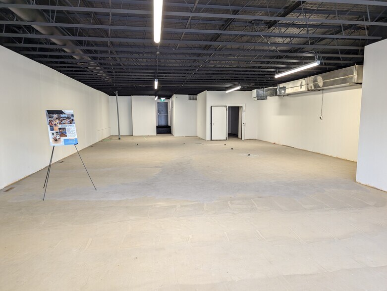 11223-11231 Jasper Ave NW, Edmonton, AB à louer - Photo de l’immeuble – Image 2 sur 6