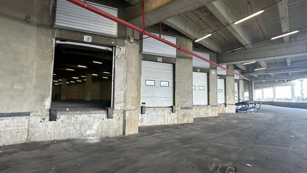 Bureau dans Pantin à louer - Photo de l’immeuble – Image 1 sur 12