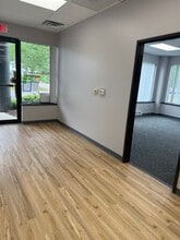 27200 Haggerty Rd, Farmington Hills, MI à louer Photo intérieure– Image 1 sur 4