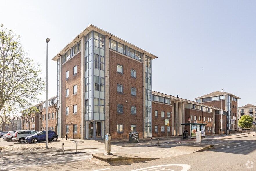 Brigantine Pl, Cardiff à vendre - Photo de l’immeuble – Image 1 sur 4