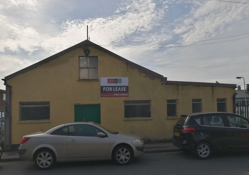 Newcombe Rd, Lowestoft à louer - Photo de l’immeuble – Image 1 sur 4