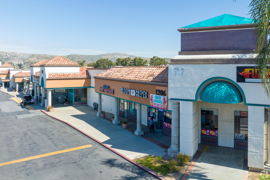 1218-1222 Magnolia Ave, Corona, CA à louer - Autre – Image 3 sur 4