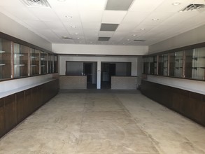 1111 E Tyler St, Athens, TX à louer Photo intérieure– Image 2 sur 5