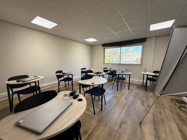 Plus de détails pour Bureau à louer