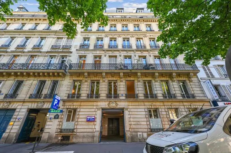 Bureau dans Paris à louer - Photo de l’immeuble – Image 1 sur 5