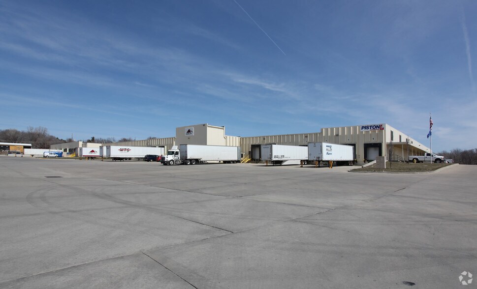 401-407 S Leonard St, Liberty, MO à louer - Photo principale – Image 1 sur 6