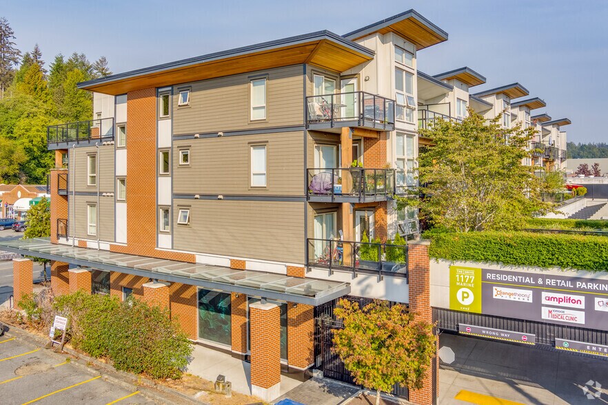 1177 Marine Dr, North Vancouver District, BC à louer - Photo de l’immeuble – Image 2 sur 4