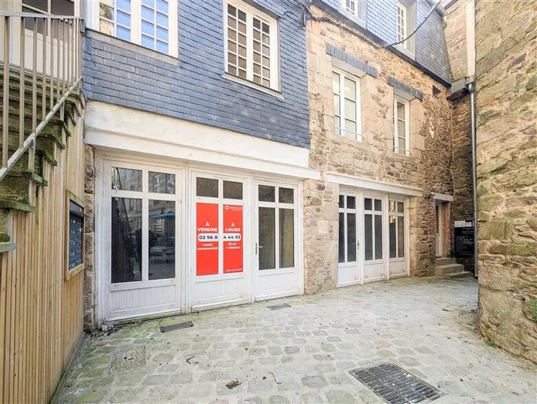 Local commercial dans Dinan à louer - Photo de l’immeuble – Image 2 sur 9