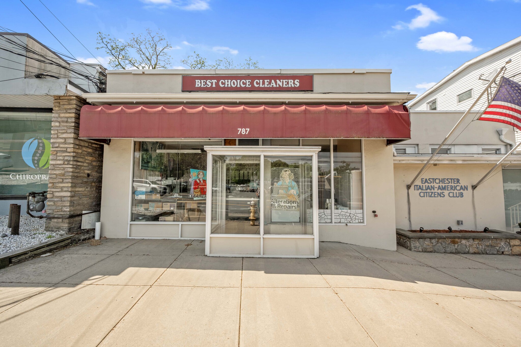 787 White Plains Rd, Scarsdale, NY à louer Photo de l’immeuble– Image 1 sur 5