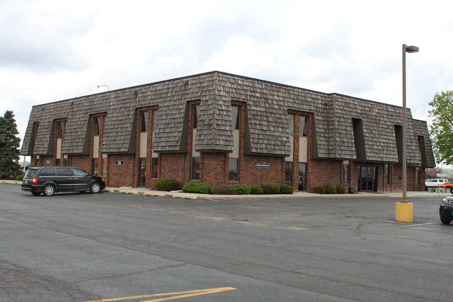 7820 N University St, Peoria, IL à louer - Photo de l’immeuble – Image 1 sur 12