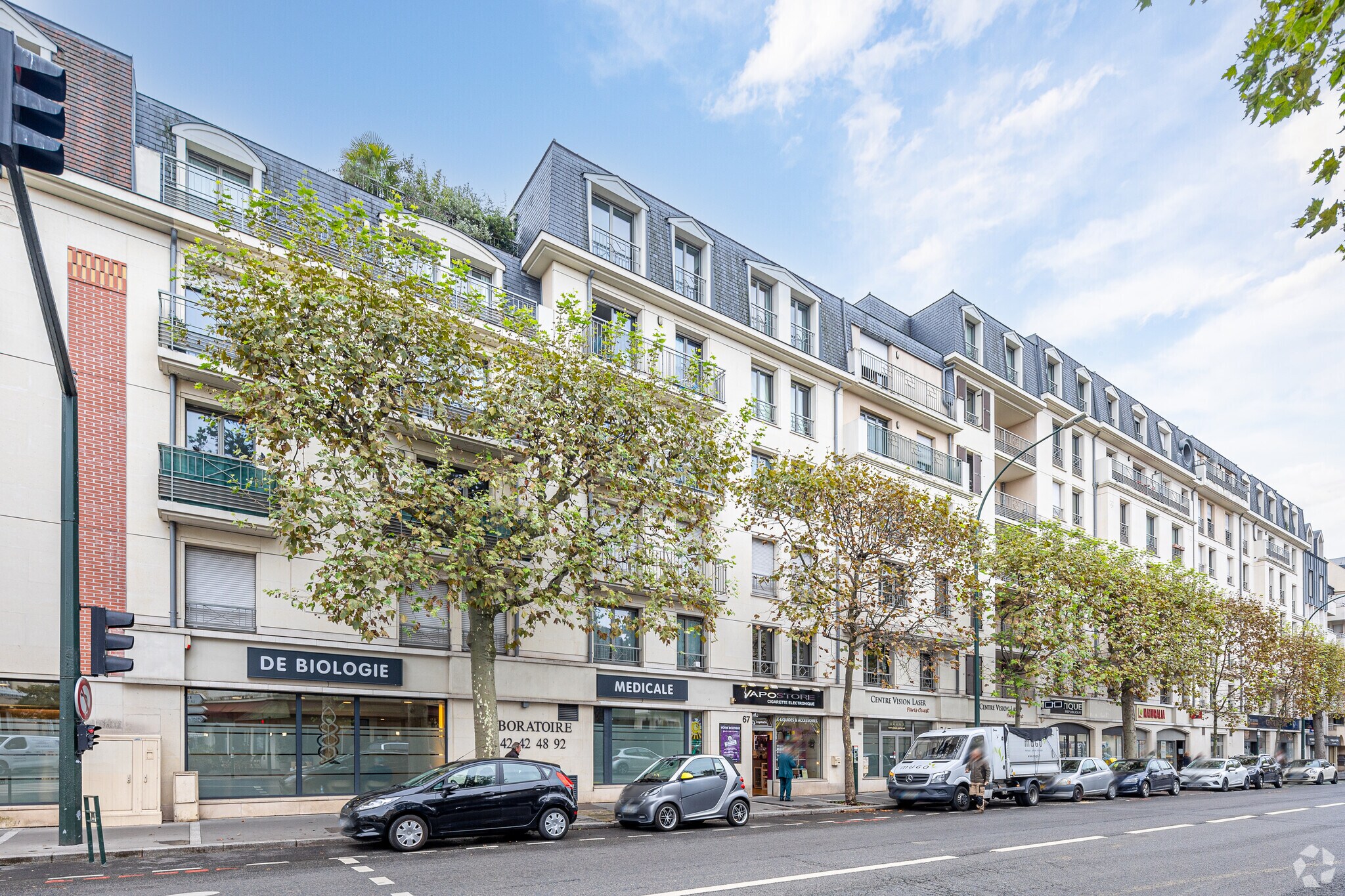 Immeuble residentiel dans La Garenne-Colombes à vendre Photo principale– Image 1 sur 3