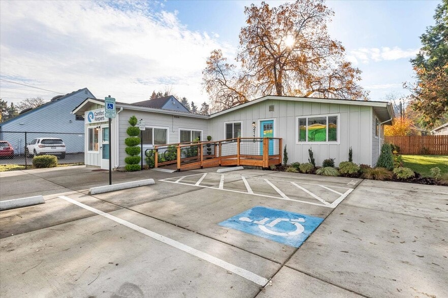 2115 E 27th St, Vancouver, WA à vendre - Photo de l’immeuble – Image 2 sur 36