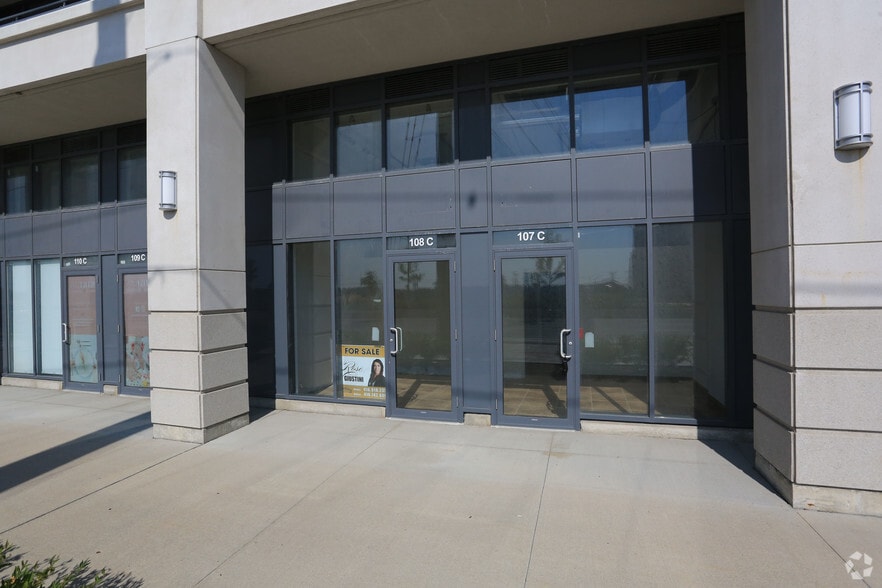 370 Hwy-7, Richmond Hill, ON à louer - Photo de l’immeuble – Image 3 sur 4
