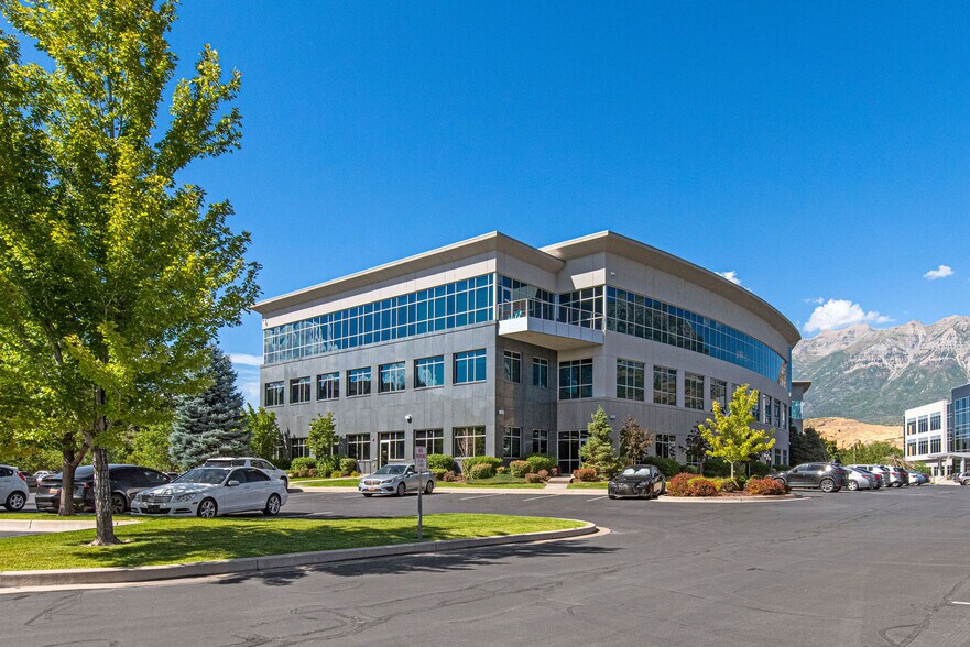 4931 N 300 W, Provo, UT à louer - Photo de l’immeuble – Image 3 sur 33
