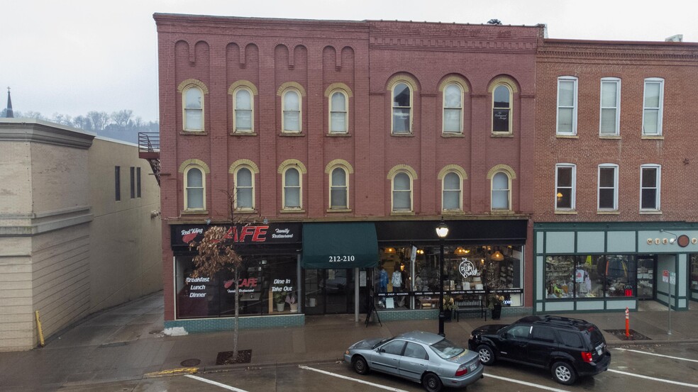 210-212 Bush St, Red Wing, MN à louer - Photo de l’immeuble – Image 2 sur 11