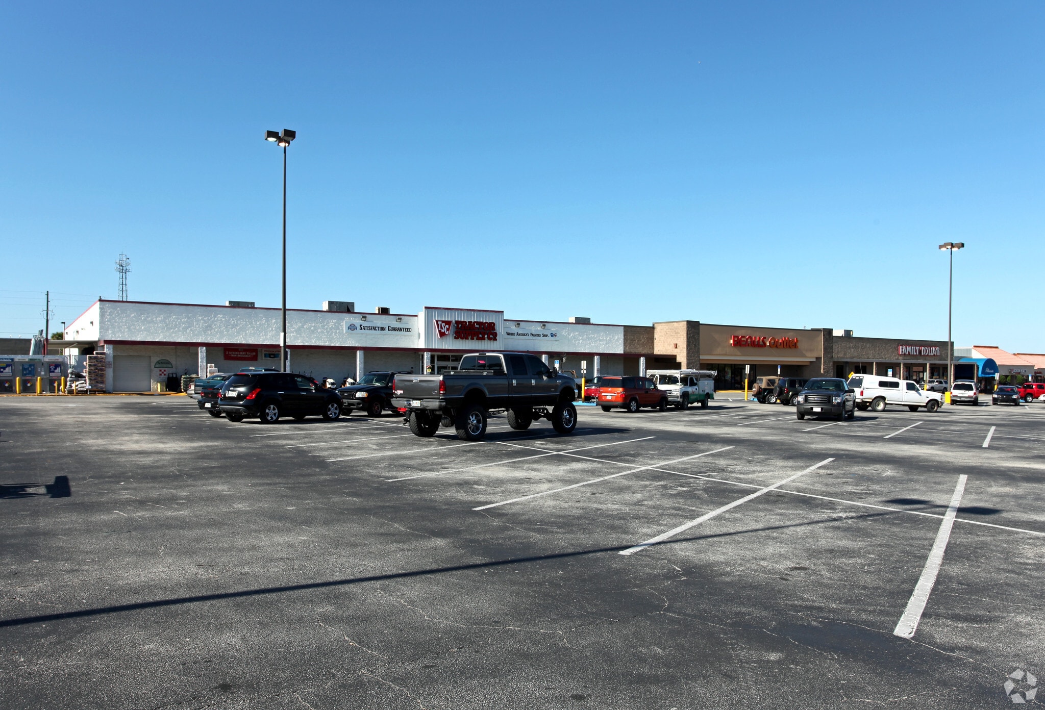 200 W Ardice Ave, Eustis, FL à louer Photo principale– Image 1 sur 3