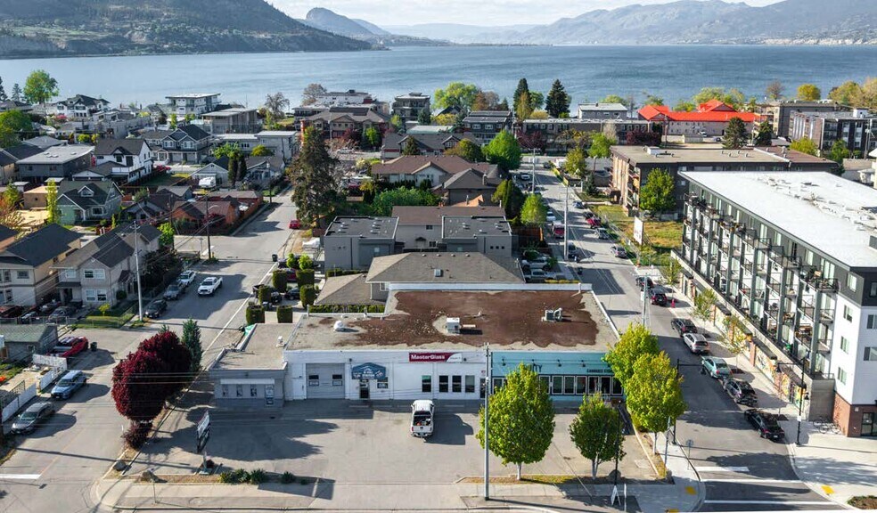351 Westminster Av W, Penticton, BC à vendre - Photo de l’immeuble – Image 3 sur 4