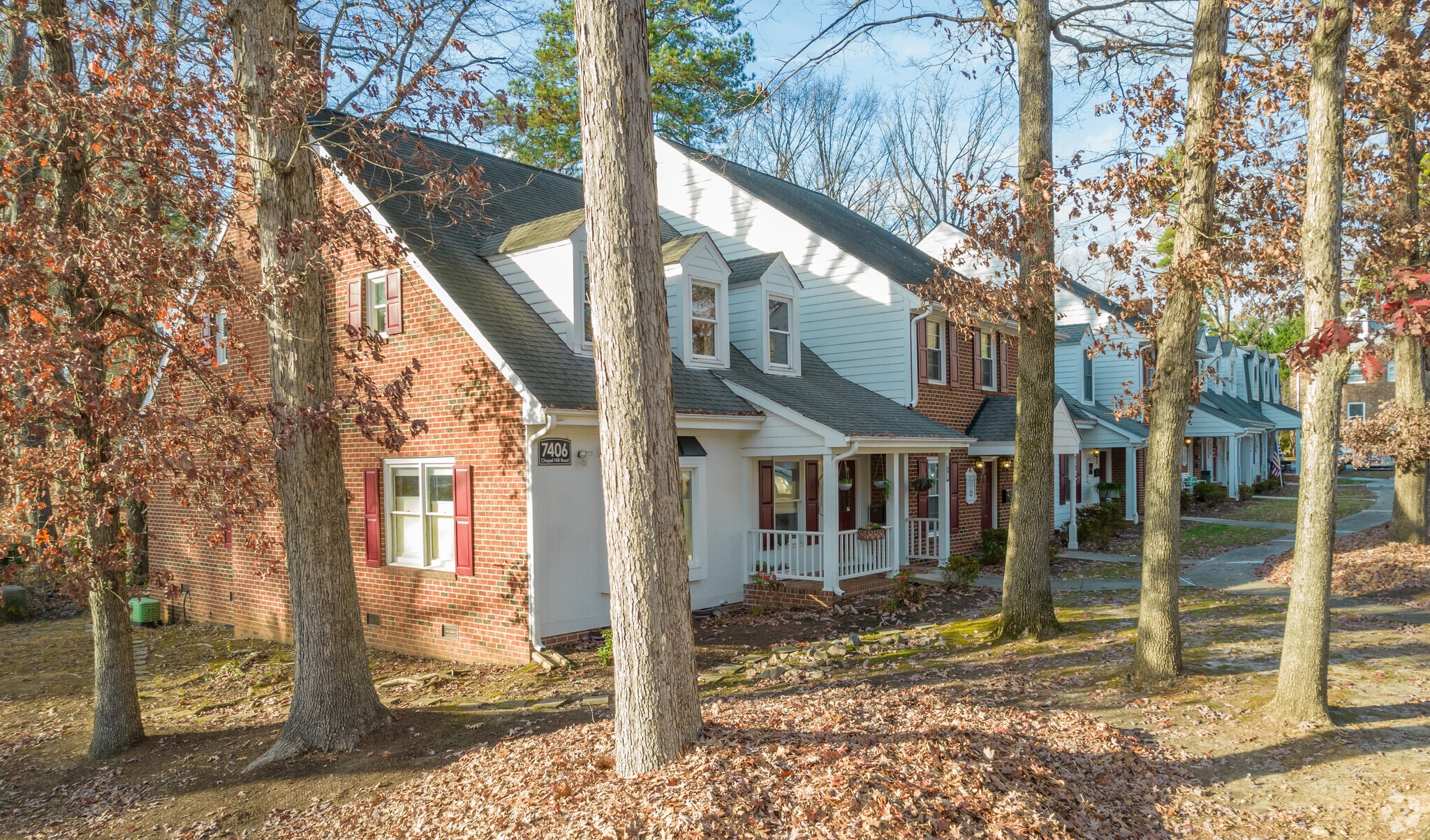 7406 Chapel Hill Rd, Raleigh, NC à vendre Photo principale– Image 1 sur 10