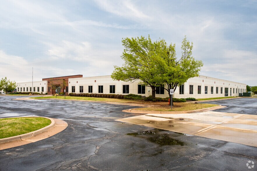 14400 Bogert Pky, Oklahoma City, OK à louer - Photo de l’immeuble – Image 1 sur 5