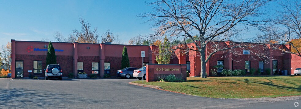 45 Hannover Dr, St Catharines, ON à louer - Photo principale – Image 1 sur 2