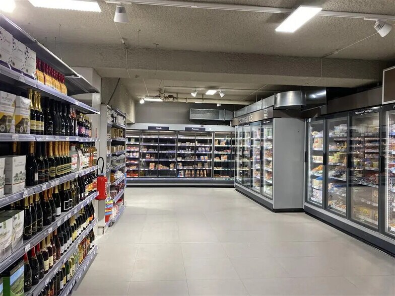 Local commercial dans Paris à louer - Photo de l’immeuble – Image 2 sur 9