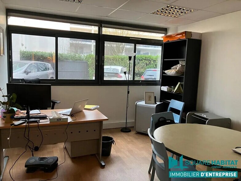 Bureau dans Joué-lès-Tours à vendre - Photo de l’immeuble – Image 3 sur 8