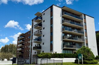 Plus de détails pour 1059 Don Mills Rd, Toronto, ON - Logement à vendre