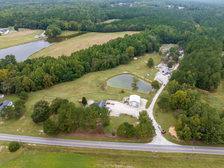 10560 Lake Royale Rd, Spring Hope, NC à vendre - Photo de l’immeuble – Image 1 sur 36