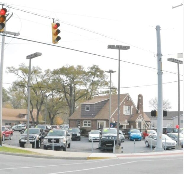 9407-9411 Indianapolis Blvd, Highland, IN à louer - Photo de l’immeuble – Image 1 sur 4