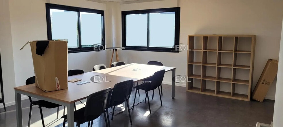 Local d’activités dans La Boisse à louer - Photo de l’immeuble – Image 3 sur 4