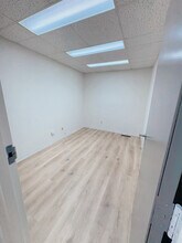 2109 London Line, Sarnia, ON à louer Photo intérieure– Image 1 sur 4