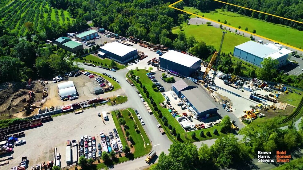 525-555 Landmark Dr, Congers, NY à vendre - Vidéo sur l’annonce professionnelle – Image 2 sur 4