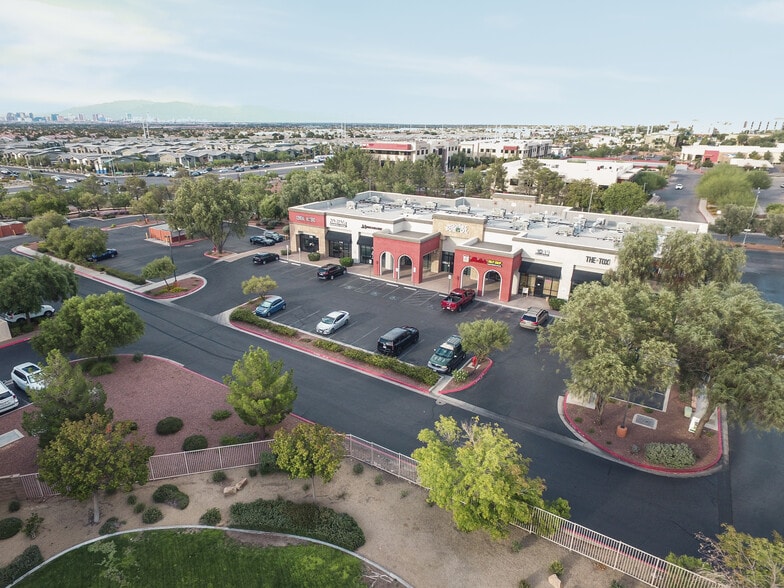 3255 St Rose Pky, Henderson, NV à louer - Photo de l’immeuble – Image 2 sur 6