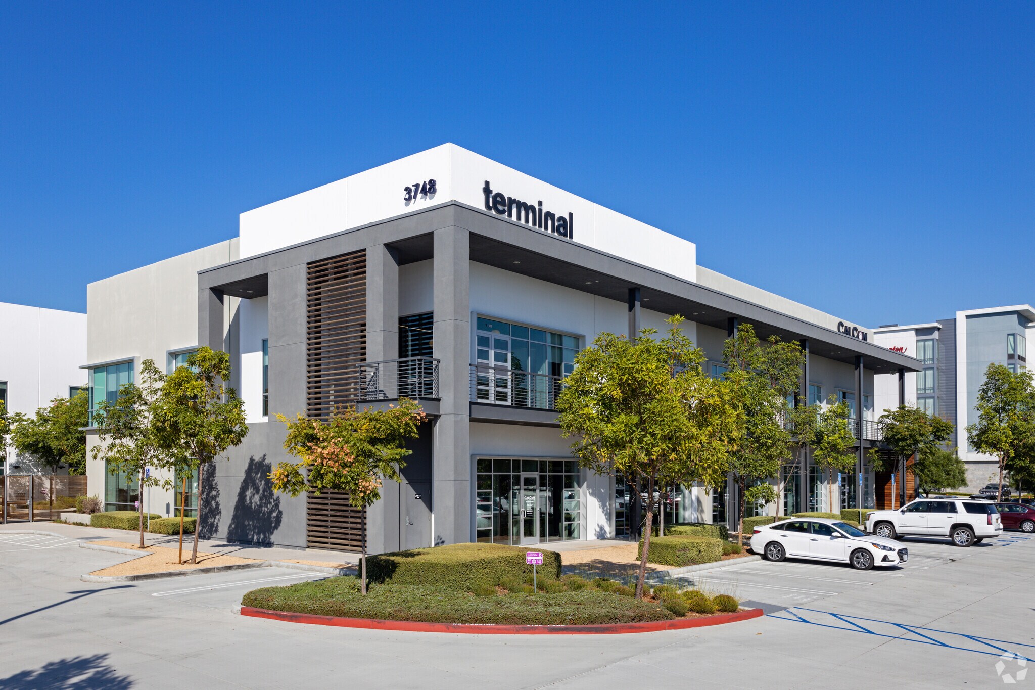 3748 Bayer Ave, Long Beach, CA à louer Photo principale– Image 1 sur 27