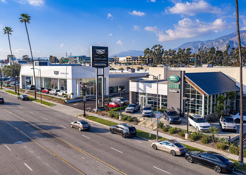 3475 E Colorado Blvd, Pasadena, CA à vendre - Photo principale – Image 1 sur 9