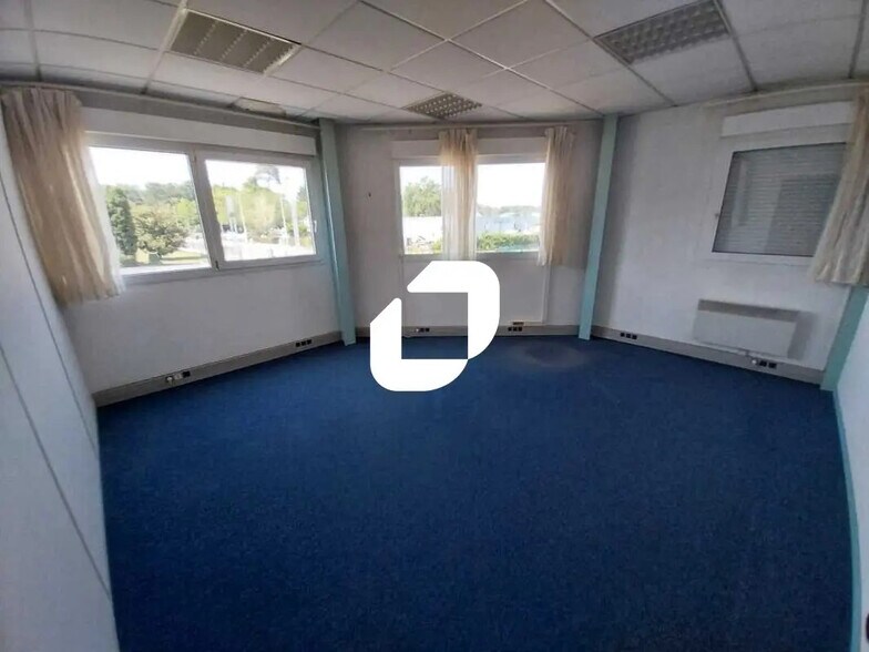 Bureau dans Eysines à louer - Photo de l’immeuble – Image 3 sur 10