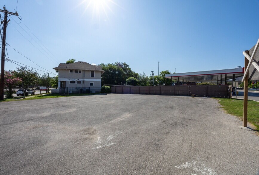 302 W Euclid Ave, San Antonio, TX à vendre - Photo de l’immeuble – Image 2 sur 6