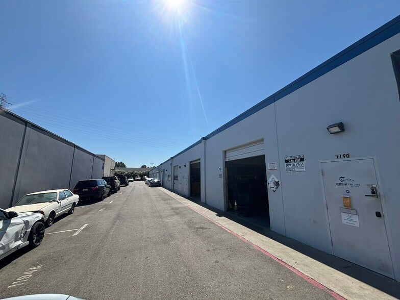 1250 Norman Ave, Santa Clara, CA à louer - Photo de l’immeuble – Image 3 sur 27