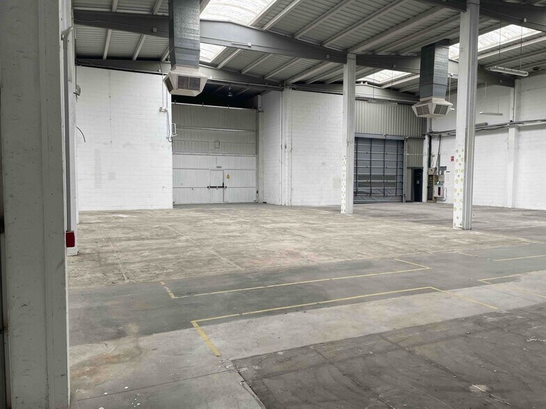 Naves en Torrejón portefeuille de 3 biens à vendre sur LoopNet.fr - Photo de l’immeuble – Image 1 sur 12