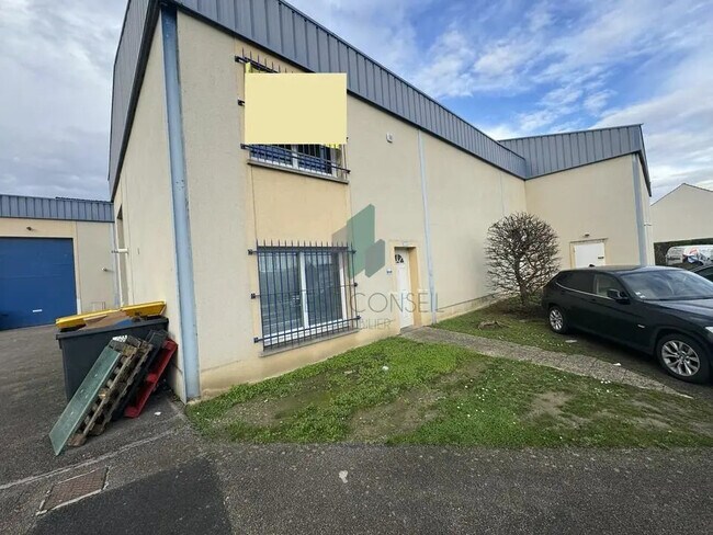 Plus de détails pour Local d'activités à louer