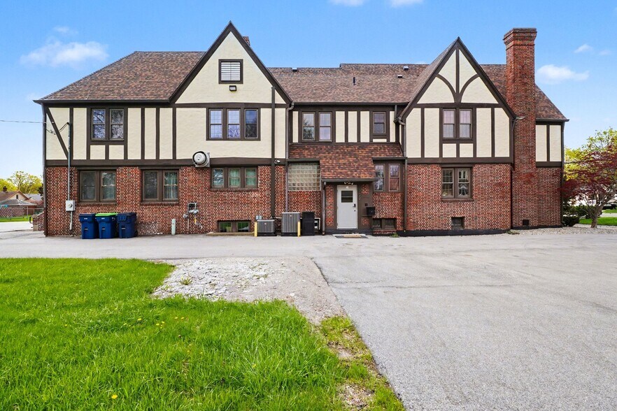 302 N Tuscola Road, Bay, Bay City, MI à vendre - Photo principale – Image 1 sur 36